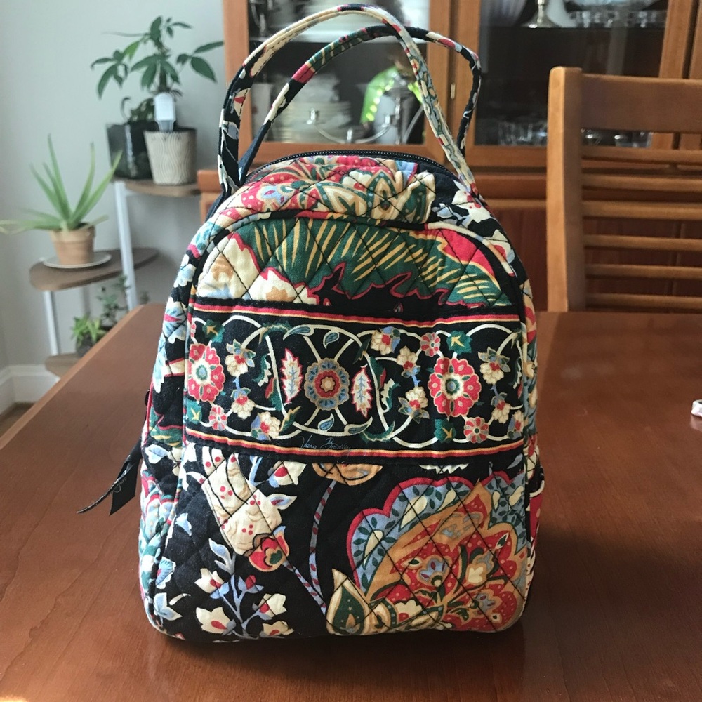 VERA BRADLEY Let’s Do Lunch Bag in Versailles Pattern - Picture 2 of 16